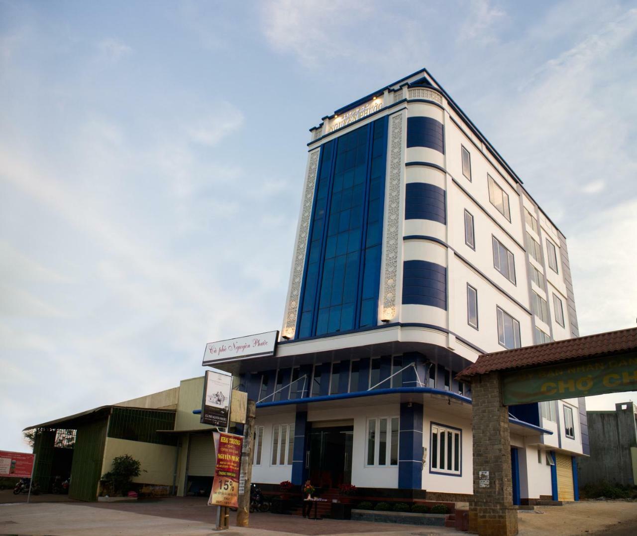 Hotel Nguyen Phuoc Plây Ku Exterior foto
