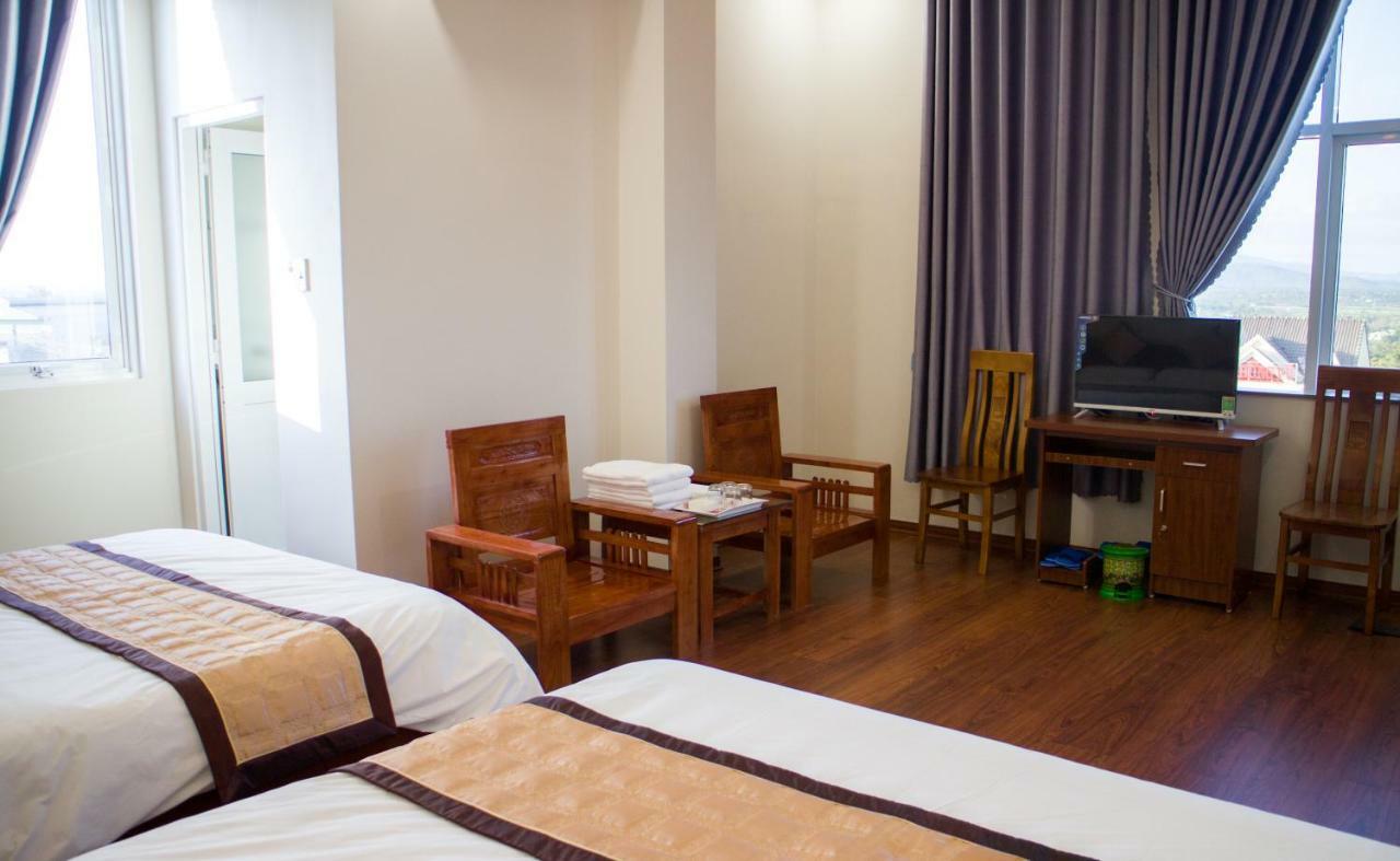 Hotel Nguyen Phuoc Plây Ku Exterior foto
